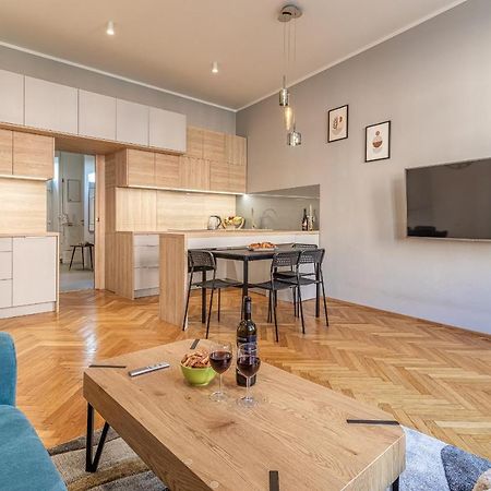 Апартаменты Stylish Luxury Flat In Old Town Братислава Экстерьер фото
